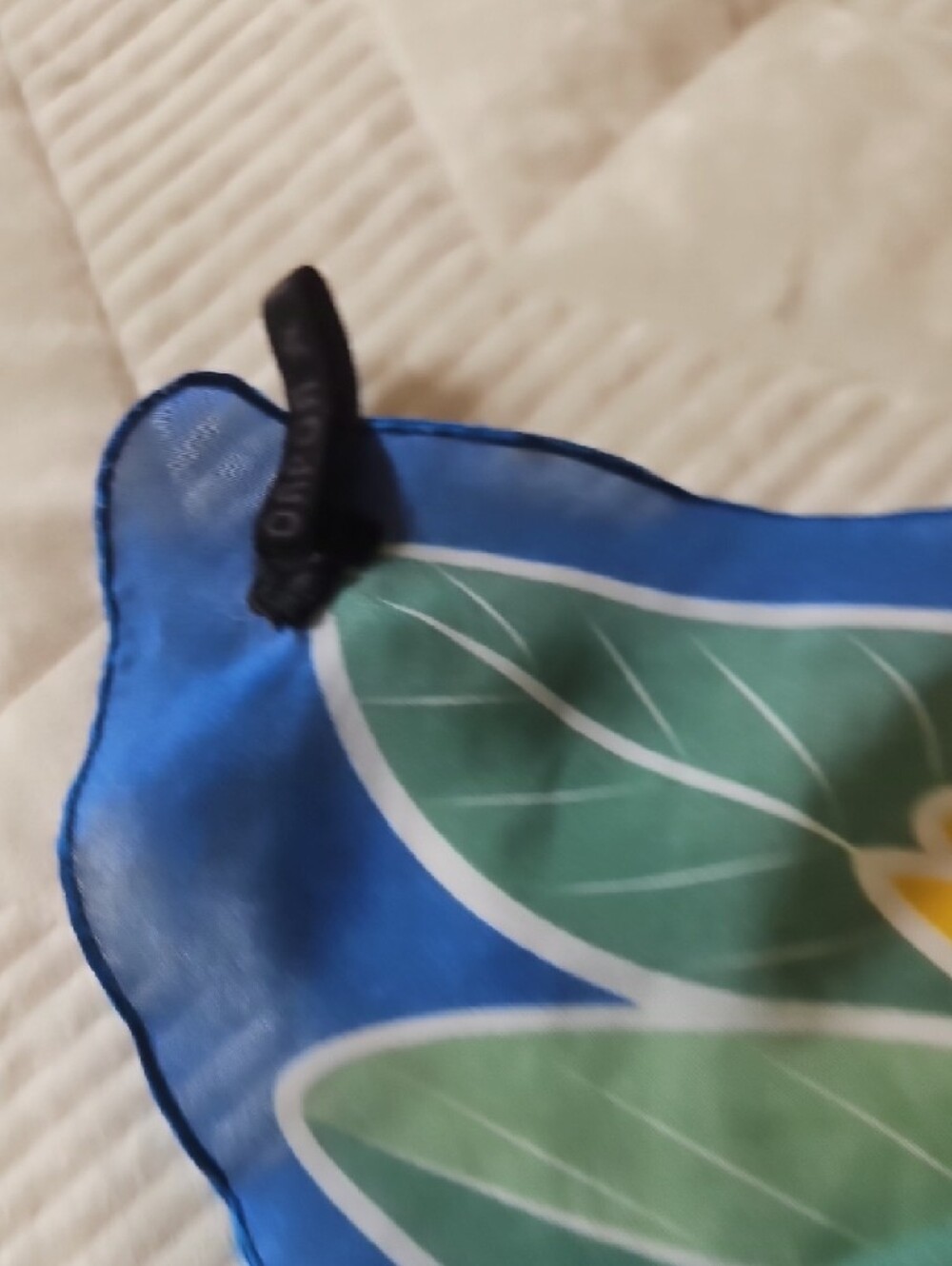 NoaPoa Butterfly Wing scarf - Picture 4 of 6